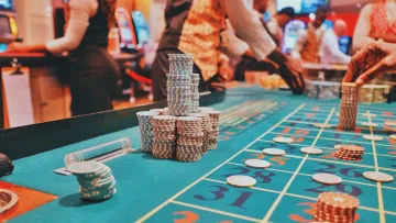 У Афінах викрили нелегальне казино з 57 комп’ютерами з азартними іграми